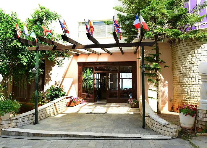Elegant Hotel 3*