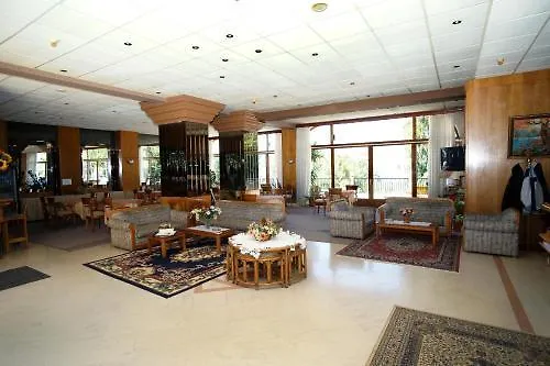 Elegant 3* Kyparissia