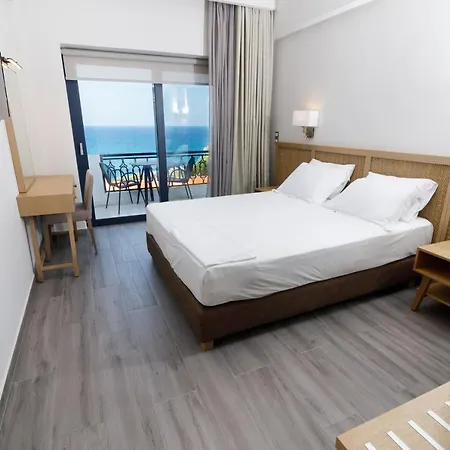 Elegant 3* Kyparissia