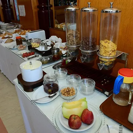 Elegant ホテル 3*